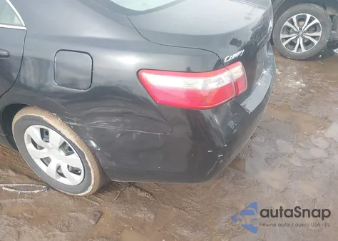 2007 Toyota Camry Le z USA, uszkodzony, nr VIN 4T1BE46K57U501331